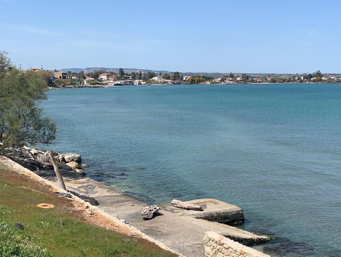 Casa Vacanze con discesa personale al mare e piscina Fanusa Esterno foto