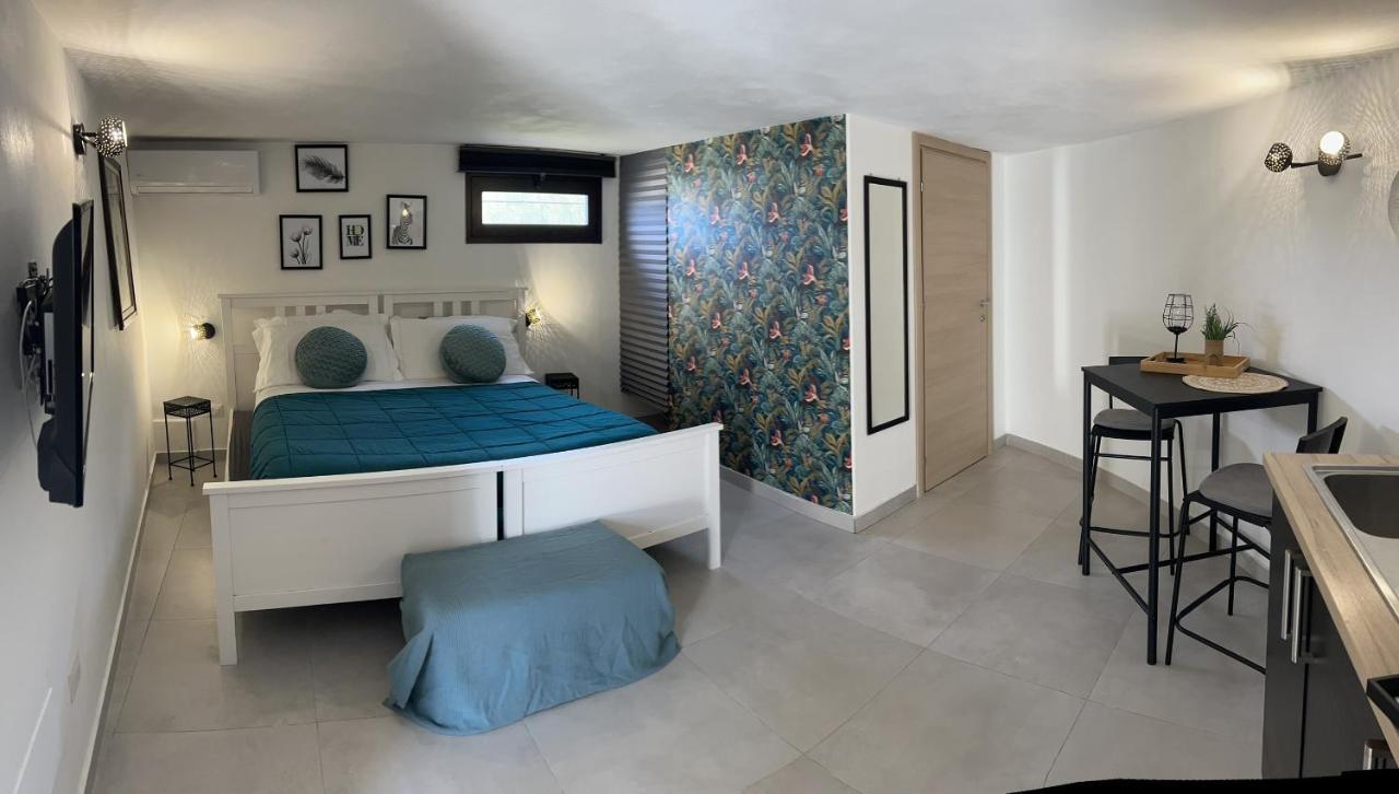 Casa Vacanze con discesa personale al mare e piscina Fanusa Esterno foto